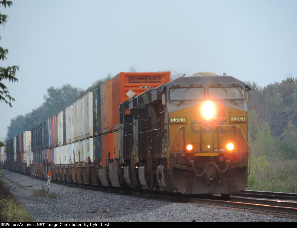 CSX 5261 on I003